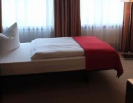 Daemeritzseehotel Отель Берлин
